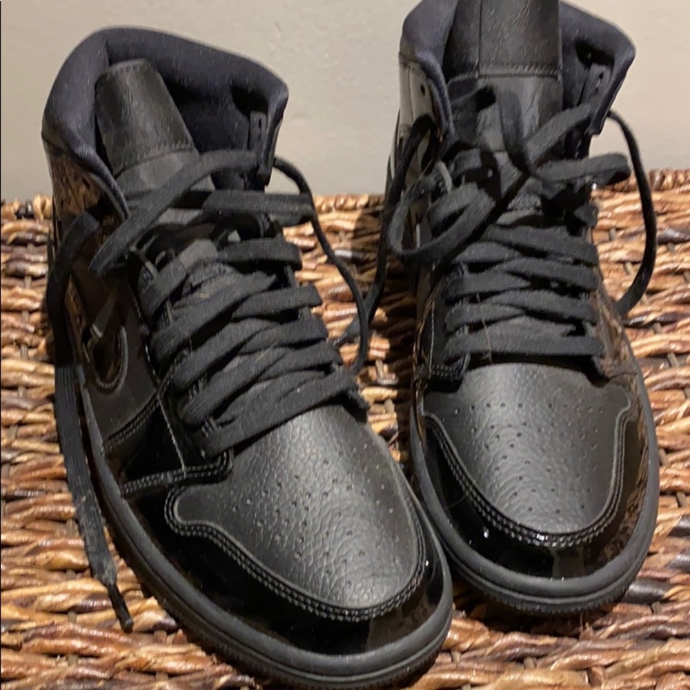 Women’s Air Jordan’s 9.5